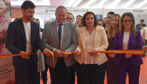 La primera Feria del Champiñón abre sus puertas en Quintanar del Rey con una veintena de expositores de la región