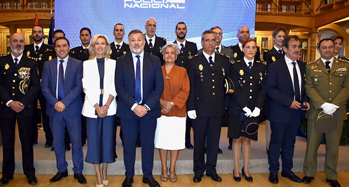 La subdelegada del Gobierno en Cuenca destaca la labor “crucial e indispensable” de la Policía Nacional en la democracia