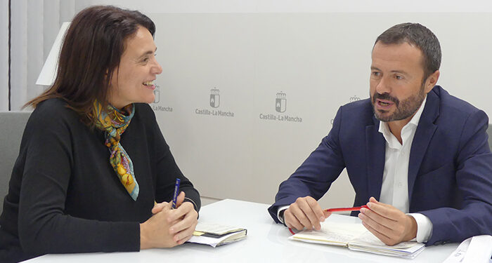 La subdelegada del Gobierno en Guadalajara se reúne con el delegado de la Junta de Comunidades de Castilla-La Mancha 1 La subdelegada del Gobierno en Guadalajara se reúne con el delegado de la Junta de Comunidades de Castilla-La Mancha