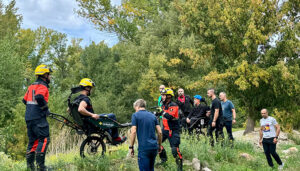 Los Bomberos del Ayuntamiento de Cuenca se forman en el uso de material adaptado para personas con discapacidad y movilidad reducida