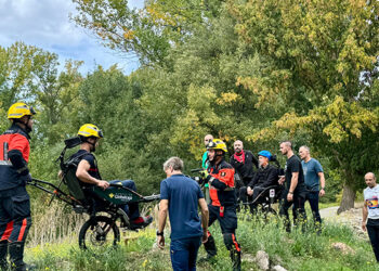 Los Bomberos del Ayuntamiento de Cuenca se forman en el uso de material adaptado para personas con discapacidad y movilidad reducida