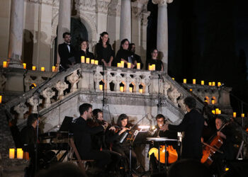 Más de 1.000 velas acompañaron al Ensemble de la Orquesta Filarmónica de la Mancha en la primera actuación del ciclo Guadalajara a la luz de las velas
