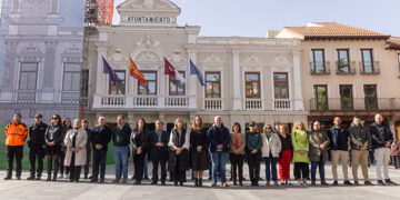 Minuto de silencio en la Plaza Mayor de Guadalajara por las víctimas del temporal y en solidaridad con los afectados