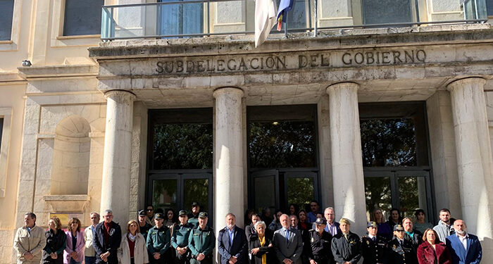 Minuto de silencio en la Subdelegación del Gobierno de España en Cuenca