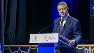 Page celebra que el Gobierno central haya “cancelado el proyecto y la intención” de acoger inmigrantes en el aeropuerto de Ciudad Real