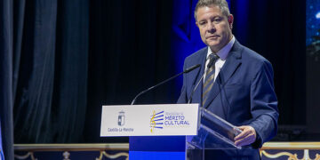 Page celebra que el Gobierno central haya “cancelado el proyecto y la intención” de acoger inmigrantes en el aeropuerto de Ciudad Real