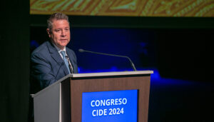 Page insta al desarrollo “urgente” de infraestructuras eléctricas para garantizar la implantación y suministro industrial