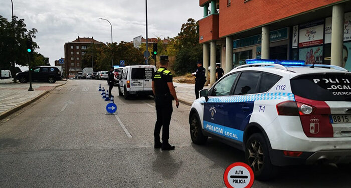 La Policía Local de Cuenca realiza controles preventivos de vigilancia de distracciones al volante que mantendrá durante toda la semana 1 Policía Local Cuenca