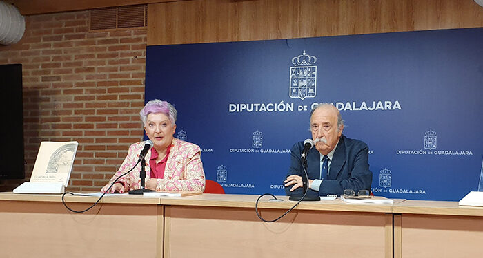 Presentado en el Centro San José el libro “Guadalajara cuando no ocurría casi nada”, de José Luis Pastor Pradillo