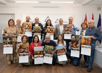 Puebla de Valles se desnuda en un calendario solidario por Álvaro y la enfermedad Niemann-Pick