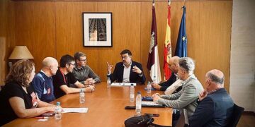 STE-CLM, CCOO y CSIF valoran importantes avances con el consejero de Educación, que admite algunas de las reivindicaciones exigidas
