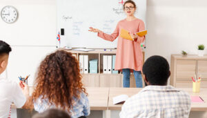 Un total de 172 auxiliares de conversación se incorporan a las aulas de la región para mejorar la competencia comunicativa en lenguas extranjeras