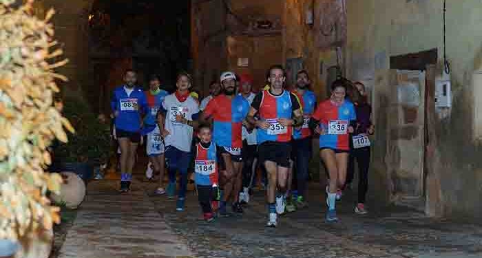 Un total de 500 de participantes se can cita en la I Legua Nocturna de Sigüenza