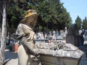 Leyendas de Difuntos, Jornadas de Naturaleza en Huélamo y Jalogüin con Bicicrítica en Cuenca 2 cementerio municipal de cuenca 7 750x563 1