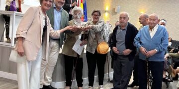 Reconocimientos en el acto del Día del Mayor de Cuenca a la Residencia de Mayores ‘Las Hoces’ y a Hortensia Monleón Cólliga