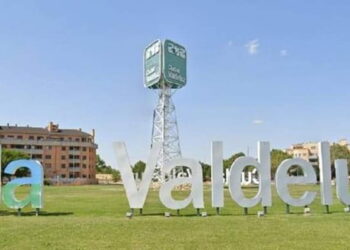El AMPA del instituto de Valdeluz protesta por la falta de autobuses escolares