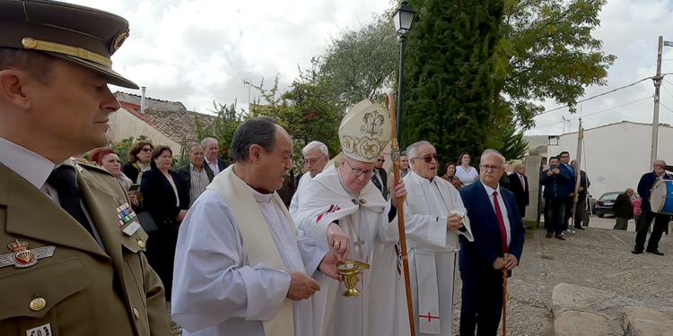 El obispo de Cuenca inaugura y bendice las fachadas rehabilitadas de la iglesia de Jábaga 1 vlcsnap 00049