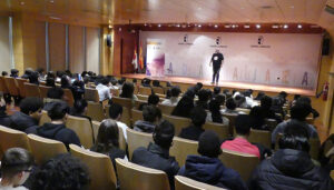 Alumnos de los institutos Brianda de Mendoza y Aguas Vivas participan en una actividad de sensibilización sobre igualdad y violencia de género