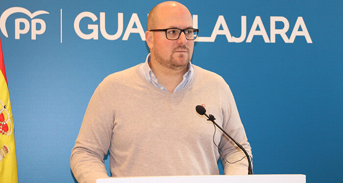 El PP exigirá un nuevo mapa concesional de transporte de autobuses que no discrimine a los pueblos 1 Castillo en la rueda de prensa que ha ofrecido esta mañana.181124