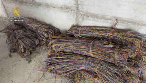 Detenidos en Logroño cuatro trabajadores de una empresa de telecomunicaciones de Guadalajara por el robo de más de siete kilómetros de cable de telefonía