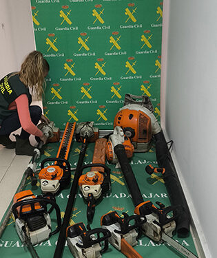 Detenidos los integrantes de un grupo criminal responsable de un robo en instalaciones municipales de Azuqueca de Henares por valro de 16.000 euros 1 Detenidos los integrantes de un grupo criminal responsable de un robo en instalaciones municipales de Azuqueca de Henares por valro de 16.000 euros