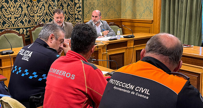 El Ayuntamiento de Cuenca cuenta con casi dos centenares de efectivos, unos 40 vehículos y 180 toneladas de sal de cara a la campaña invernal 1 El Ayuntamiento de Cuenca cuenta con casi dos centenares de efectivos, unos 40 vehículos y 180 toneladas de sal de cara a la campaña invernal