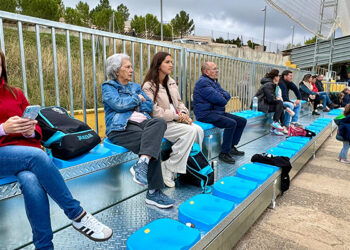 El Ayuntamiento de Cuenca implementa una grada supletoria y un marcador electrónico en el campo de fútbol de Tiradores
