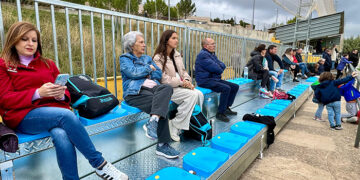 El Ayuntamiento de Cuenca implementa una grada supletoria y un marcador electrónico en el campo de fútbol de Tiradores