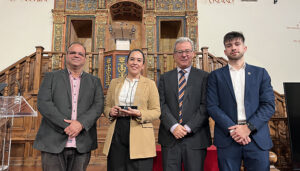 El Ayuntamiento de Guadalajara recibe un reconocimiento de la UAH por su mecenazgo a la Cátedra de Turismo Inteligente