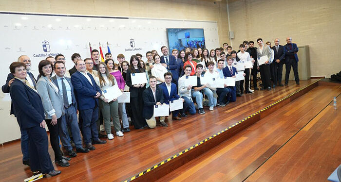 El Gobierno regional destaca los “logros, capacidad y contribución” de los reconocidos con los Premios Extraordinarios de ESO, Bachillerato y Enseñanzas Artísticas 1 El Gobierno regional destaca los “logros, capacidad y contribución” de los reconocidos con los Premios Extraordinarios de ESO, Bachillerato y Enseñanzas Artísticas