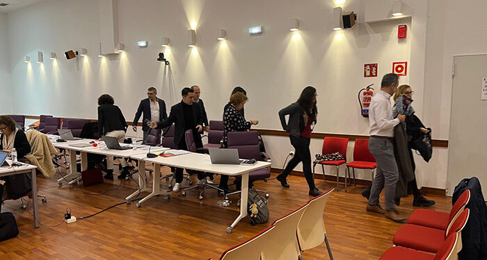 El PSOE abandona el pleno en protesta por la cortina de humo de Guarinos con un discurso sobre el 25N para “tapar” a Narro y no cesarle 1 El PSOE abandona el pleno en protesta por la cortina de humo de Guarinos con un discurso sobre el 25N para “tapar” a Narro y no cesarle