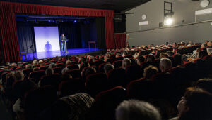 El alcalde azudense destaca la importancia de atender a las víctimas, pero también de prevenir la violencia machista
