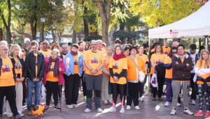 Guadalajara visibiliza la violencia contra la mujer con una marcha popular y la suelta de 41 globos blancos simbolizando las mujeres asesinadas en 2024