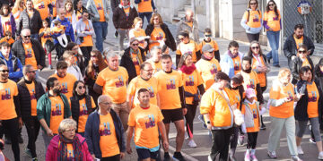 Guadalajara visibiliza la violencia contra la mujer con una marcha popular y la suelta de 41 globos blancos simbolizando las mujeres asesinadas en 2024