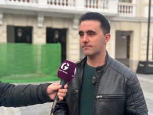 El PSOE reclama a Guarinos una “reforma urgente” de los campos de fútbol anexos al Escartín, por su crítica “falta de mantenimiento”