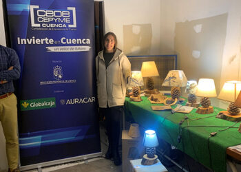 Invierte en Cuenca apoya la empresa La Casa de las Piñas de elaboración de lámparas aprovechando los recursos naturales de los pinares conquenses Invierte en Cuenca apoya la empresa La Casa de las Piñas de elaboración de lámparas aprovechando los recursos naturales de los pinares conquenses