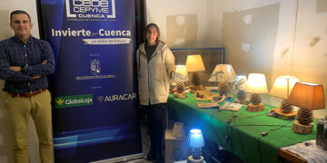 Invierte en Cuenca apoya la empresa La Casa de las Piñas de elaboración de lámparas aprovechando los recursos naturales de los pinares conquenses