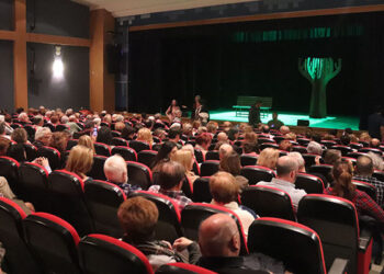 La Casa de la Cultura de Cabanillas roza el lleno con las “Conversaciones con mamá” 8 La Casa de la Cultura de Cabanillas roza el lleno con las “Conversaciones con mamá”