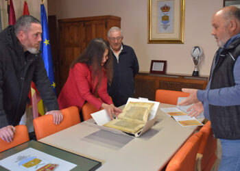 La Diputación de Cuenca restaura el pergamino de concesión del título de Villa a Albendea firmado por Carlos V en 1537