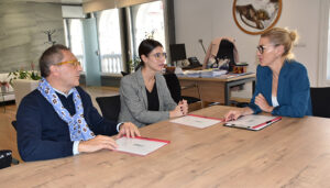 La Junta colaborará con el Ayuntamiento de Villanueva de la Jara en el proyecto de recuperación documental ‘La Jara en el tiempo II’