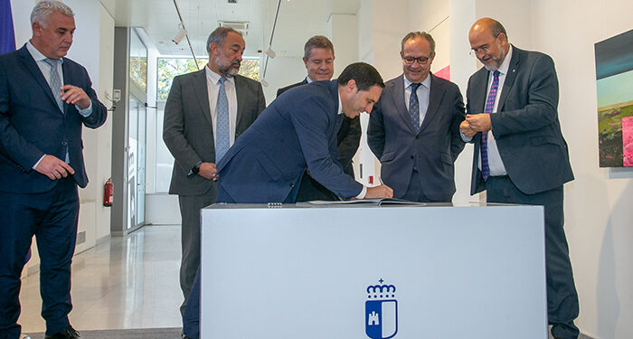 La Junta crea un máster innovador para transformar el futuro de las entidades locales junto con las Diputaciones provinciales y la UCLM 1 La Junta crea un máster innovador para transformar el futuro de las entidades locales junto con las Diputaciones provinciales y la UCLM