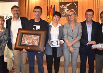 La Junta felicita a Juan José Alfaro por el Premio Glauka 2024 y destaca su figura, que “va mucho más allá de su labor como bibliotecario”