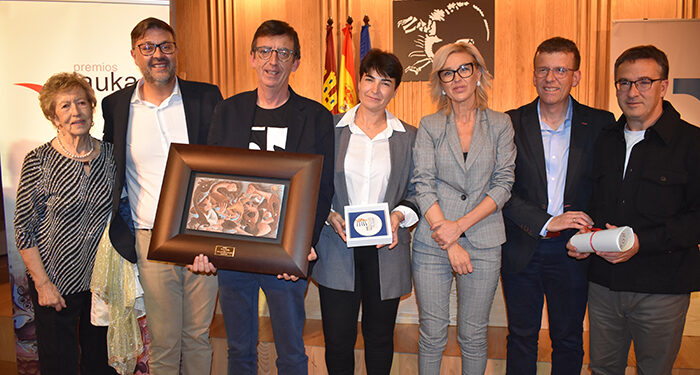 La Junta felicita a Juan José Alfaro por el Premio Glauka 2024 y destaca su figura, que “va mucho más allá de su labor como bibliotecario” 1 La Junta felicita a Juan José Alfaro por el Premio Glauka 2024 y destaca su figura, que “va mucho más allá de su labor como bibliotecario”