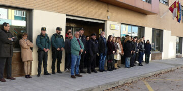 La Subdelegación del Gobierno condena el asesinato machista de Cloe, de 15 años, y guarda un minuto de silencio en repulsa por este crimen