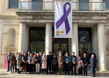 La Subdelegación del Gobierno en Cuenca celebra un minuto de silencio en repulsa por el último asesinato machista
