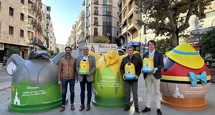La magia del reciclaje de vidrio vuelve a tomar las calles de Cuenca con iglús de Ecovidrio tematizados por Disneyland Paris 1 La magia del reciclaje de vidrio vuelve a tomar las calles de Cuenca con iglús de Ecovidrio tematizados por Disneyland Paris
