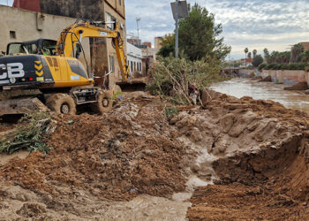 Los equipos de la Diputación de Guadalajara han limpiado 50.000 m2 de calles en Valencia y restablecido el suministro de agua a 817 viviendas 4 Los equipos de la Diputación de Guadalajara han limpiado 50.000 m2 de calles en Valencia y restablecido el suministro de agua a 817 viviendas