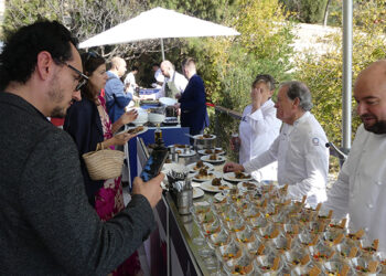 Más de sesenta personas asisten a la presentación de la gastronomía de Cuenca en Alicante