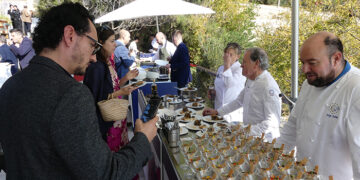 Más de sesenta personas asisten a la presentación de la gastronomía de Cuenca en Alicante