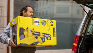 Núñez y el Grupo Municipal del PP en Cuenca capital entregan al Ayuntamiento de Mira cuatro máquinas hidrolimpiadoras para la limpieza de calles y casas tras el paso de la DANA